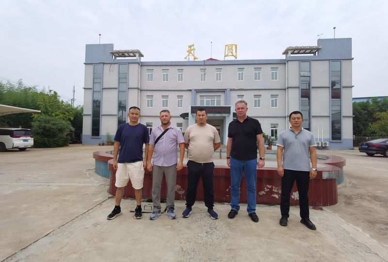 2025年8月5日，俄羅斯客戶(hù)蒞臨我廠(chǎng)參觀(guān)